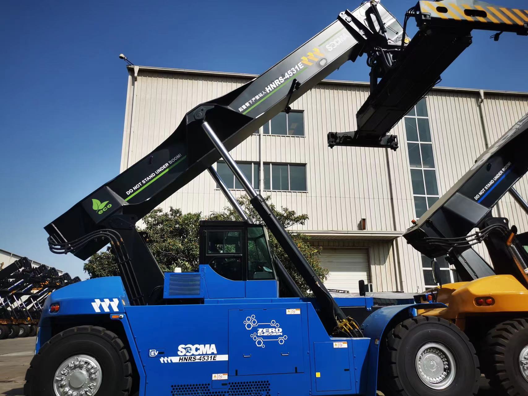 electric reach stacker (4).jpg