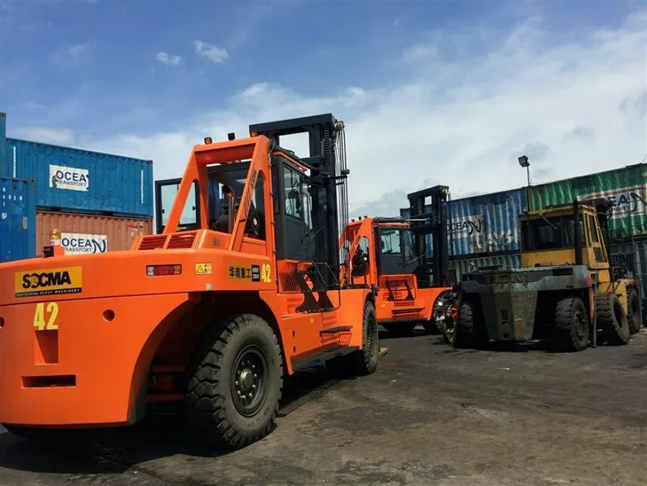 25t 28t 30t Heavy Duty Forklift For Container Handling