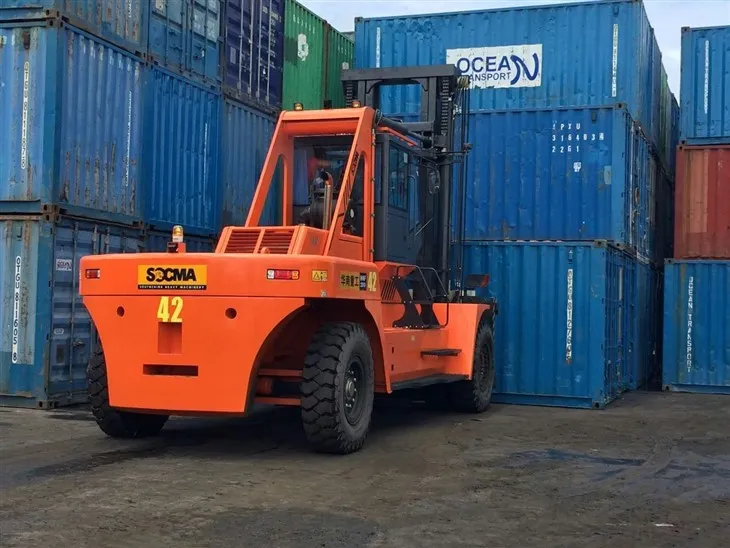 25t 28t 30t Heavy Duty Forklift For Container Handling